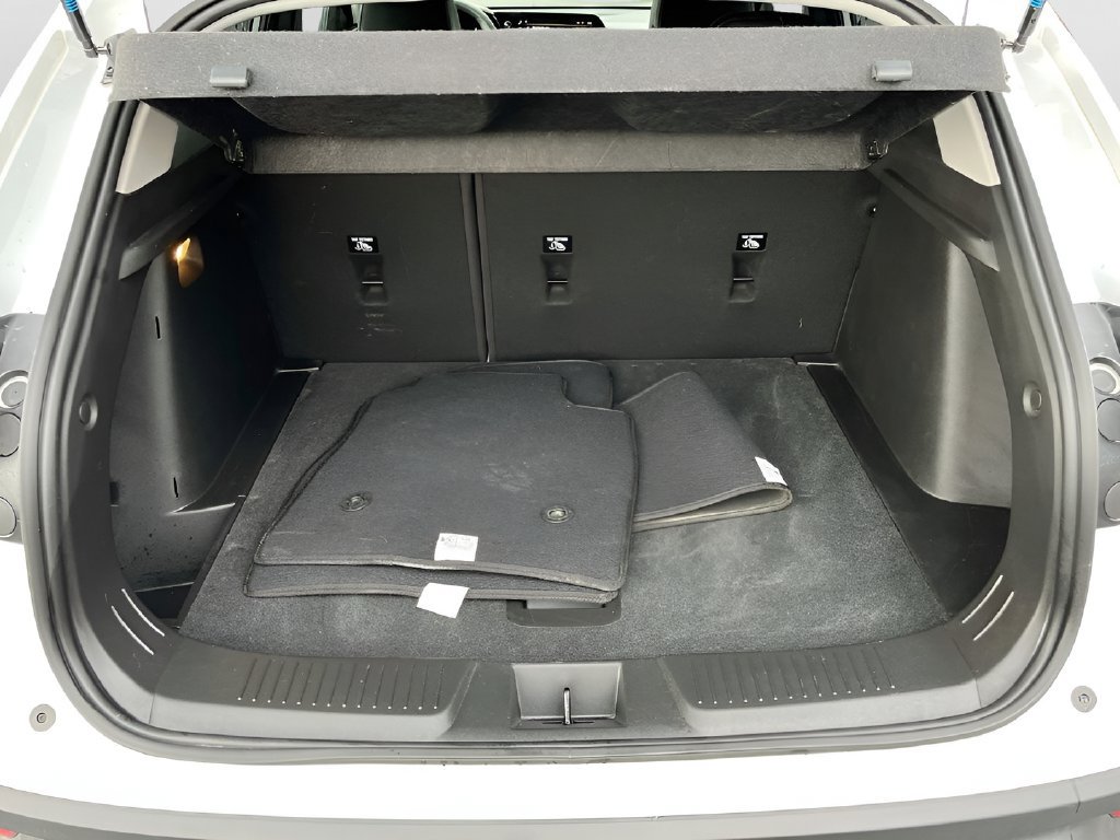 Used 2026 Chevrolet Trax LT FWD image 24