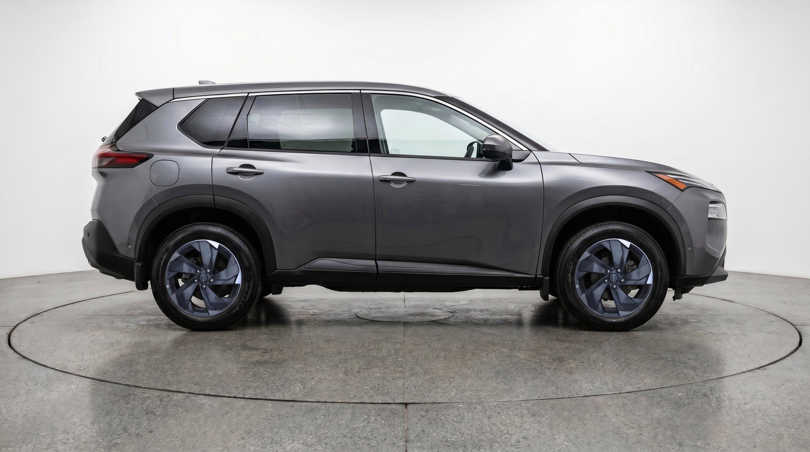 Used 2025 Nissan Rogue SV FWD image 11