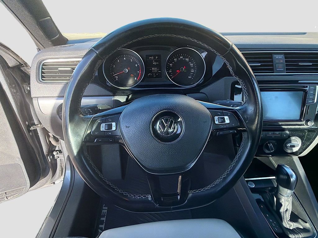 Used 2016 Volkswagen Jetta Sport FWD image 33