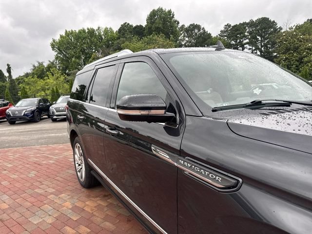 Used 2022 Lincoln Navigator Reserve AWD/4WD image 18