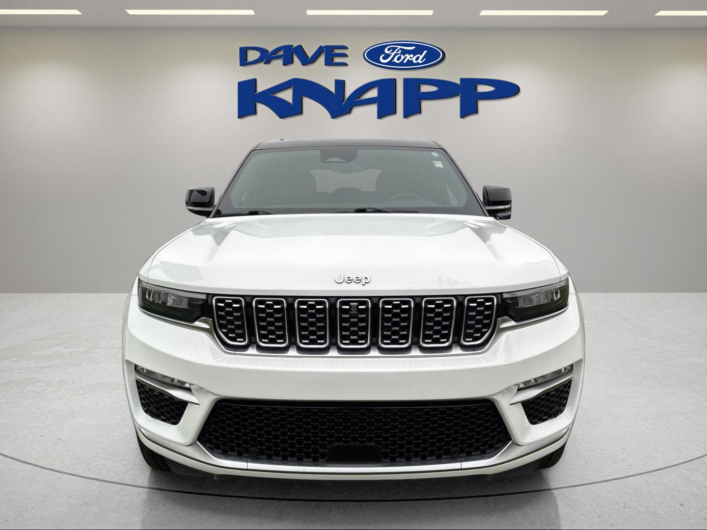 Used 2022 Jeep Grand Cherokee Summit AWD/4WD image 3