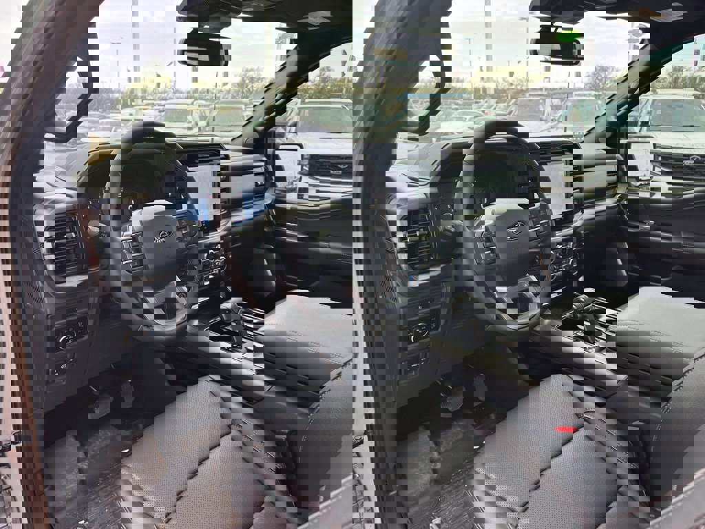 New 2025 Ford F150 Lariat w/ Equipment Group 502A High image 15