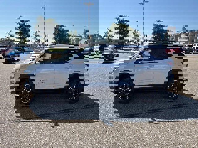 New 2026 Chevrolet Equinox ACTIV w/ Convenience Package III image 4