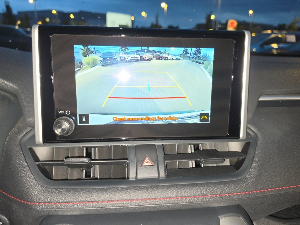 Used 2025 Toyota RAV4 SE AWD/4WD image 32