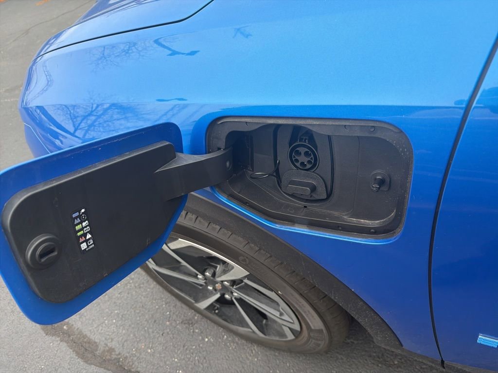 New 2026 Chevrolet Equinox EV LT image 38