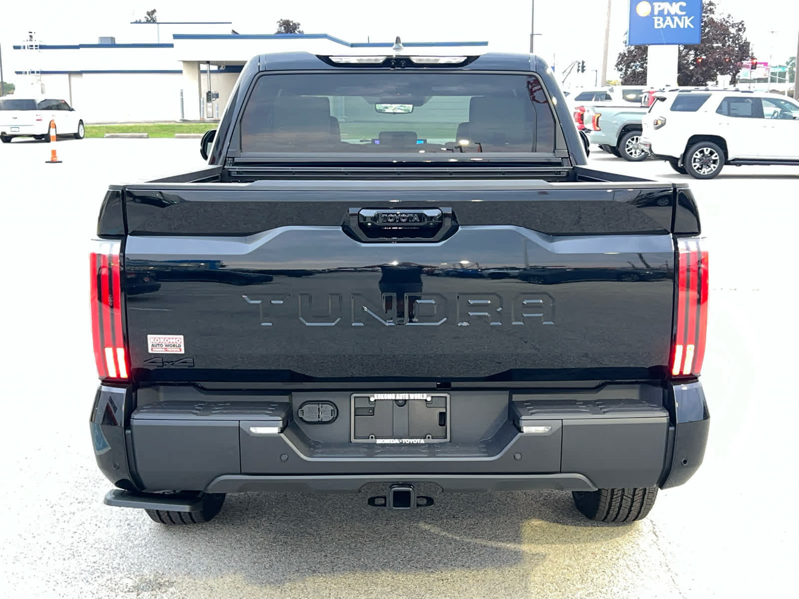 New 2026 Toyota Tundra Limited AWD/4WD image 9