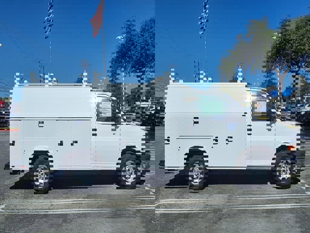 New 2025 Chevrolet Express 3500 w/ Power Convenience Package image 3