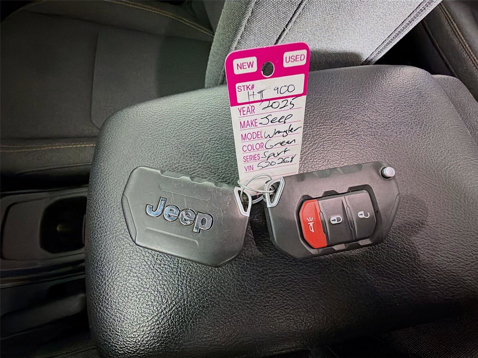 Used 2025 Jeep Wrangler Sport AWD/4WD image 30