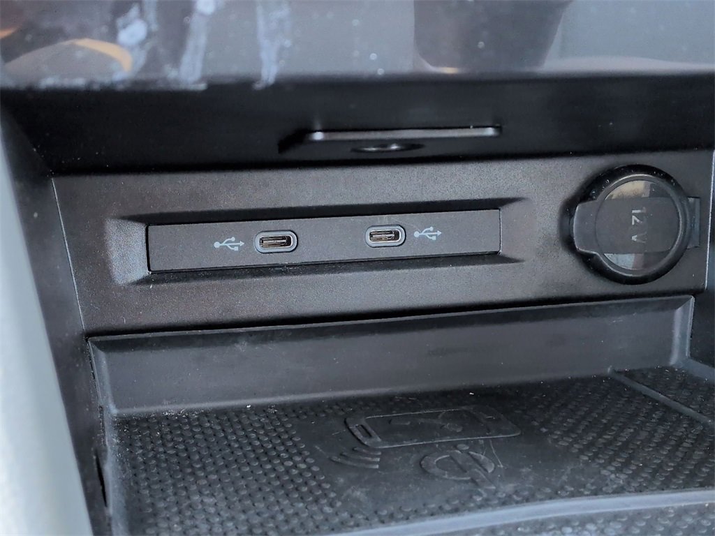 Used 2024 Volkswagen Tiguan SE image 23