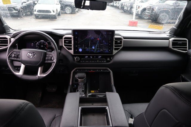 Used 2025 Toyota Tundra Limited AWD/4WD image 18