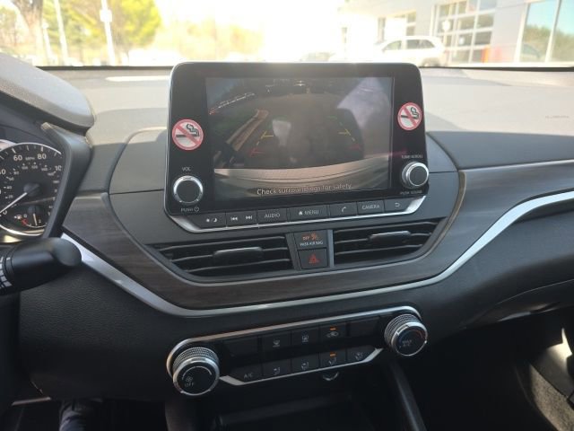 Used 2024 Nissan Altima 2.5 SV image 19
