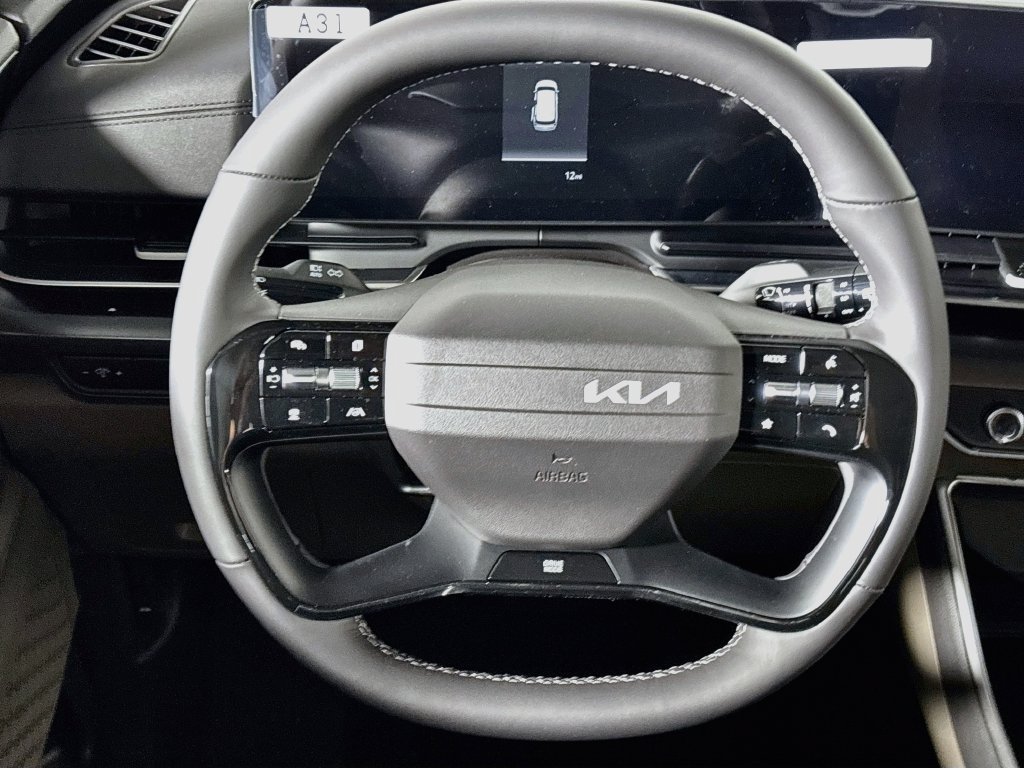 New 2027 Kia Carnival LX FWD image 13