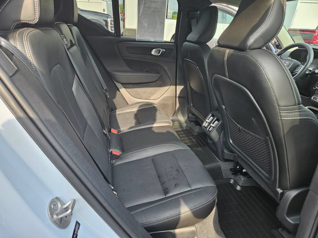 Used 2024 Volvo XC40 B5 Plus AWD/4WD image 22