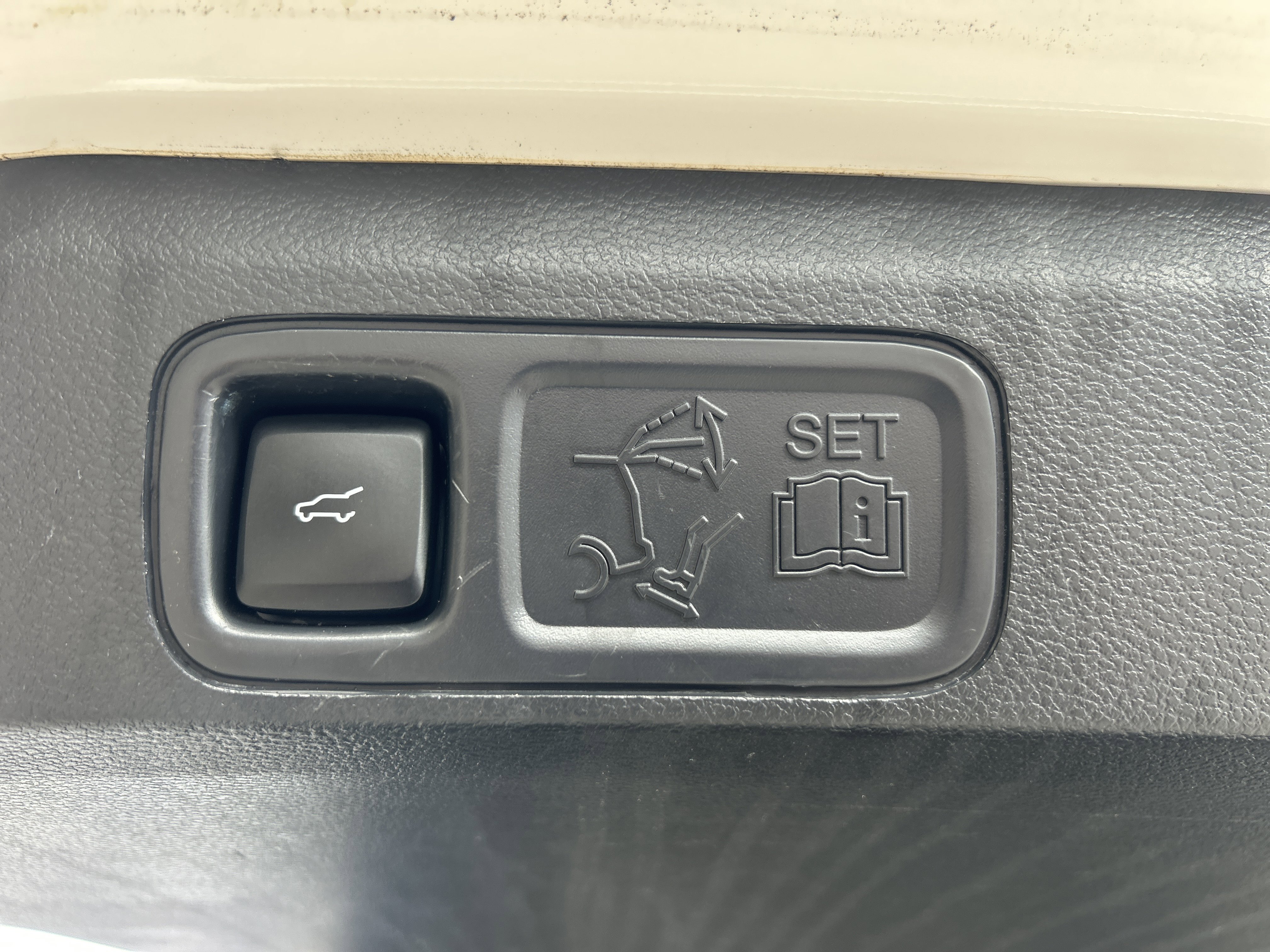 Used 2023 Lincoln Navigator Reserve AWD/4WD image 6