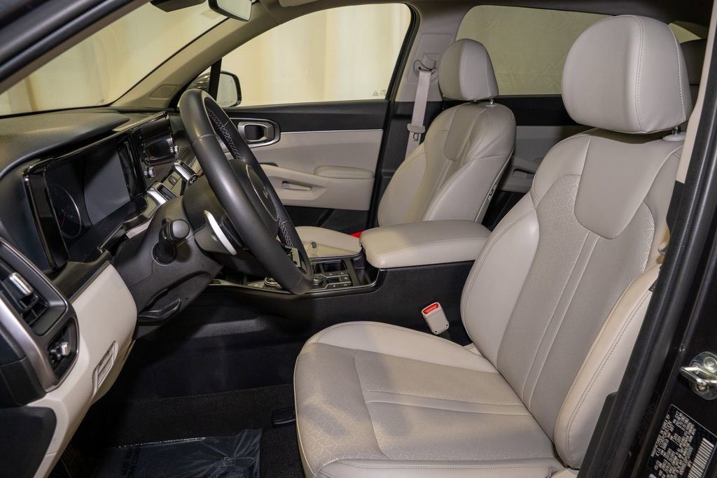 Certified 2023 Kia Sorento EX image 11