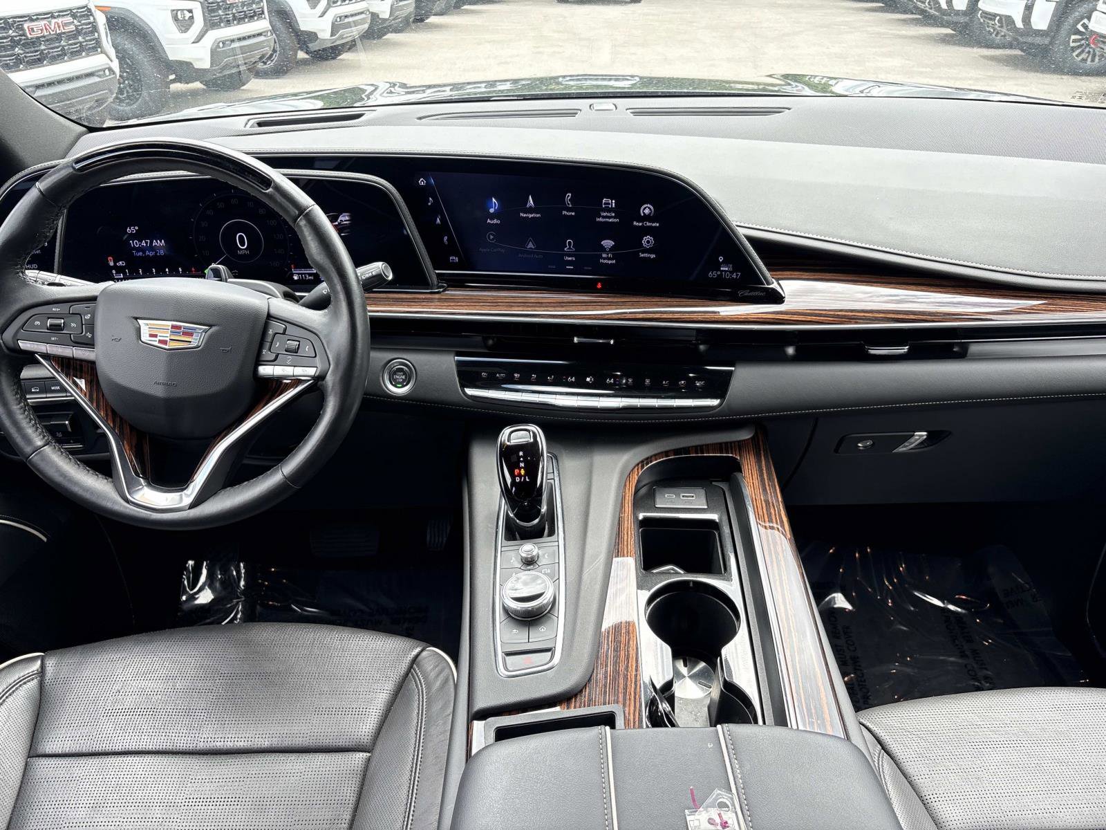 Used 2024 Cadillac Escalade Premium Luxury w/ Performance Package AWD/4WD image 30