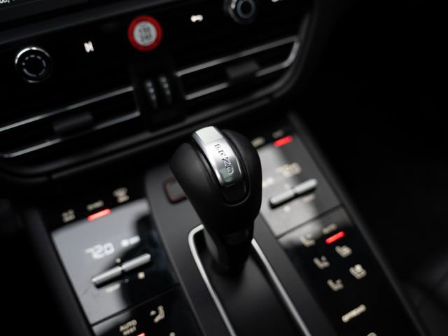 Certified 2026 Porsche Macan image 26