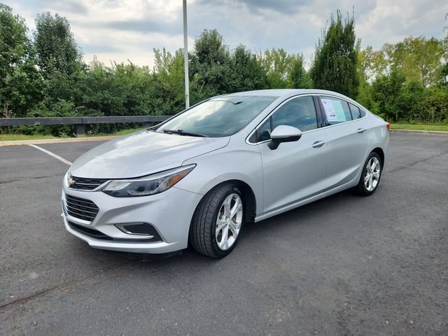 Used 2017 Chevrolet Cruze Premier FWD image 3