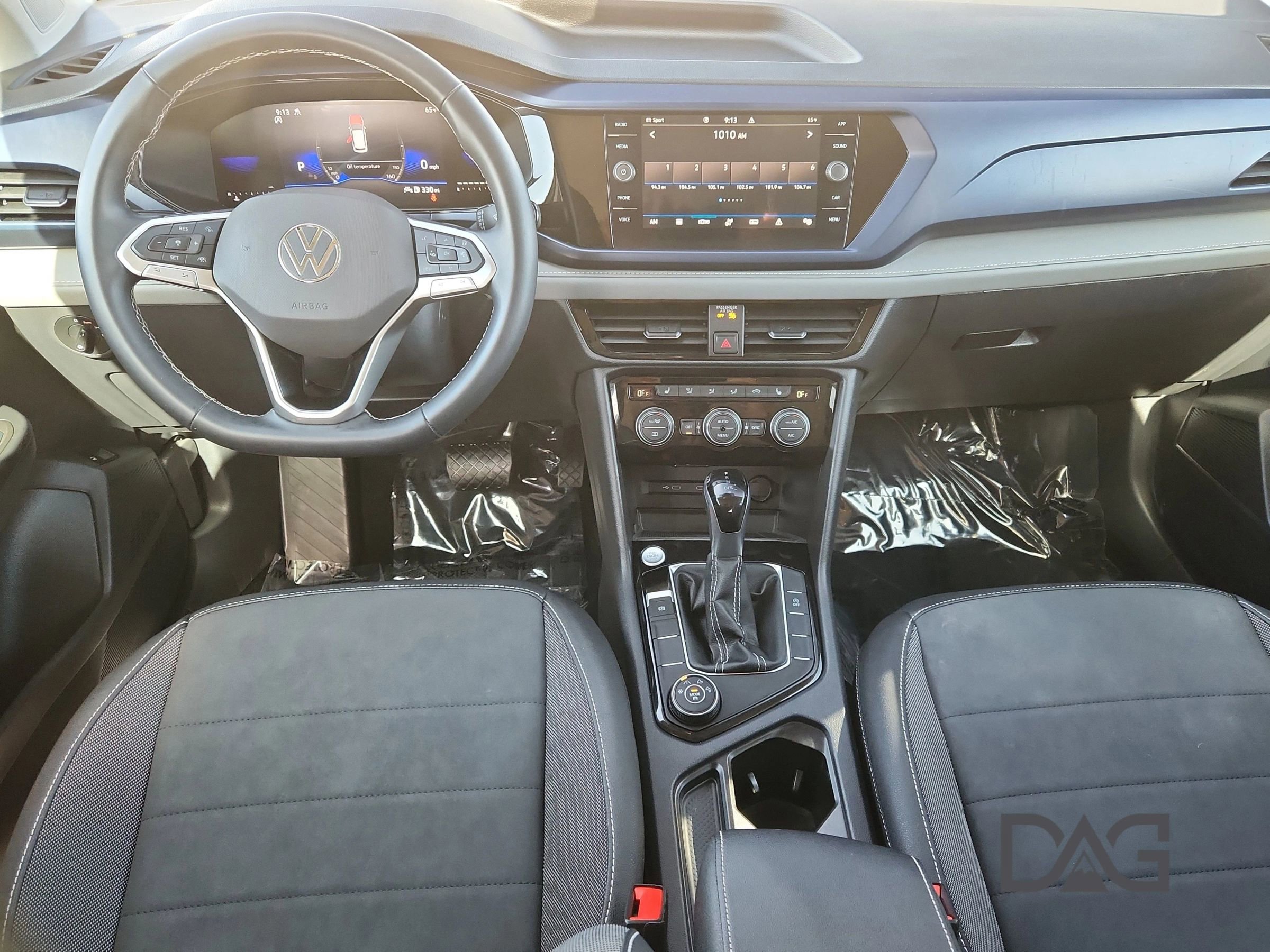 Used 2024 Volkswagen Taos SE image 19