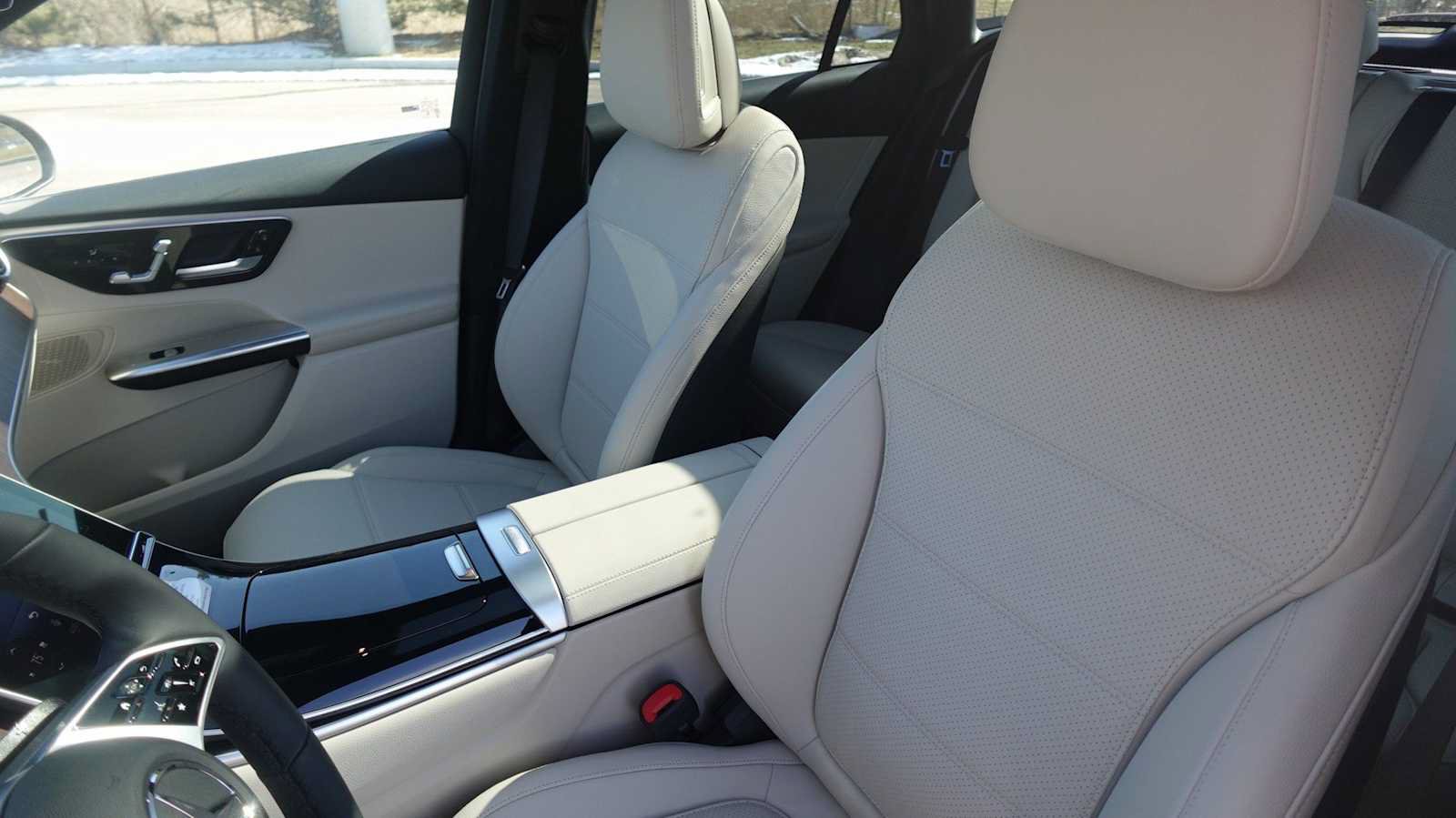 Used 2026 Mercedes-Benz GLC 300 4MATIC image 31