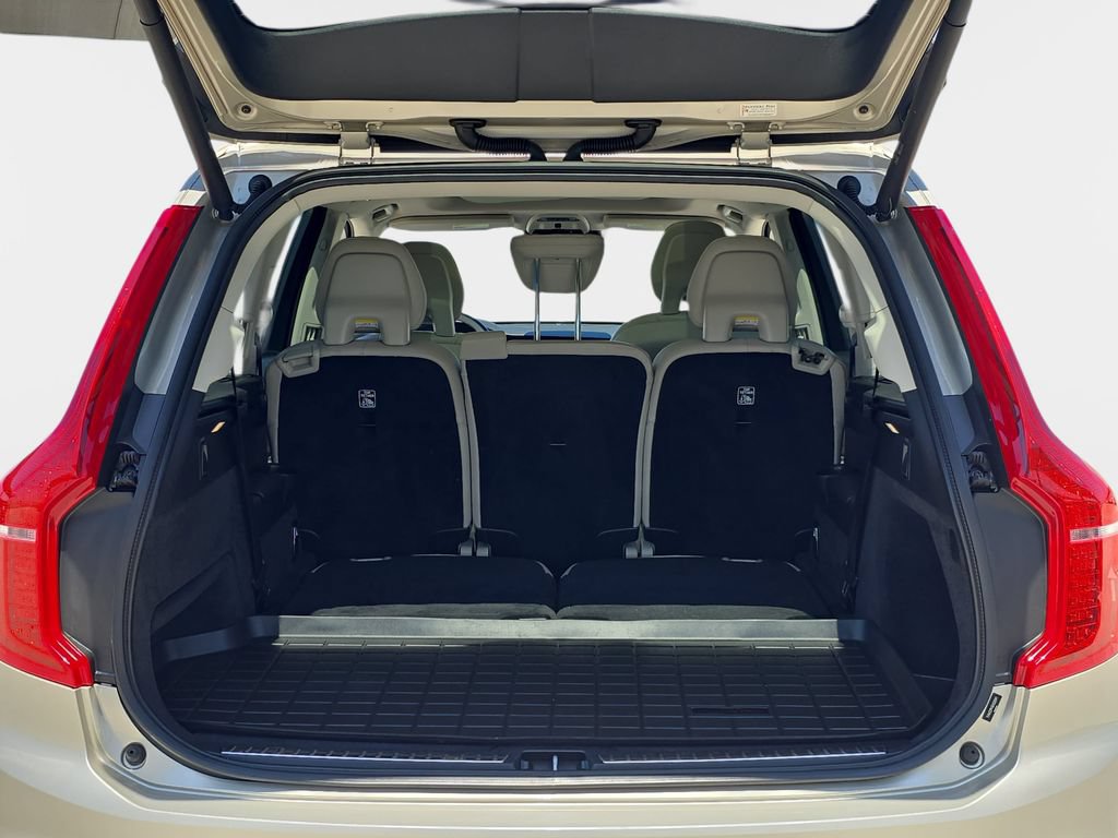 Used 2016 Volvo XC90 T6 Momentum w/ Vision Package AWD/4WD image 14