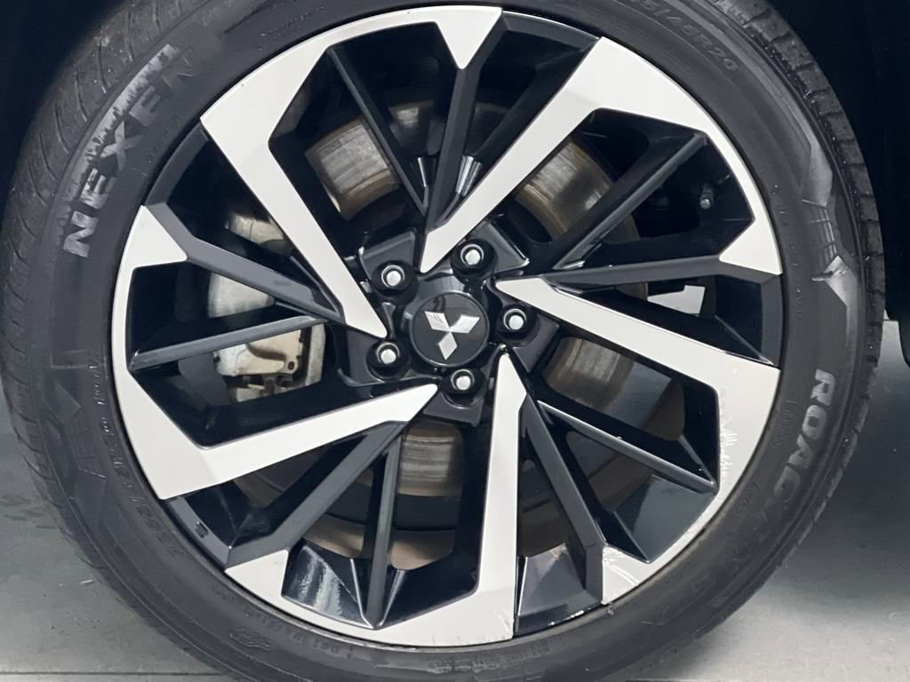 Used 2023 Mitsubishi Outlander SE image 76