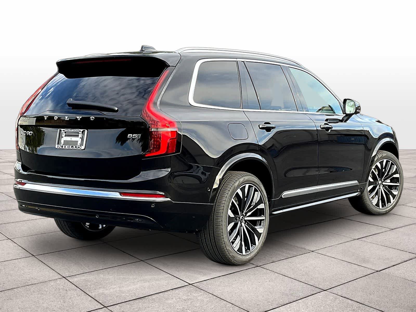 New 2026 Volvo XC90 B5 Plus w/ Protection Package Premier AWD/4WD image 4