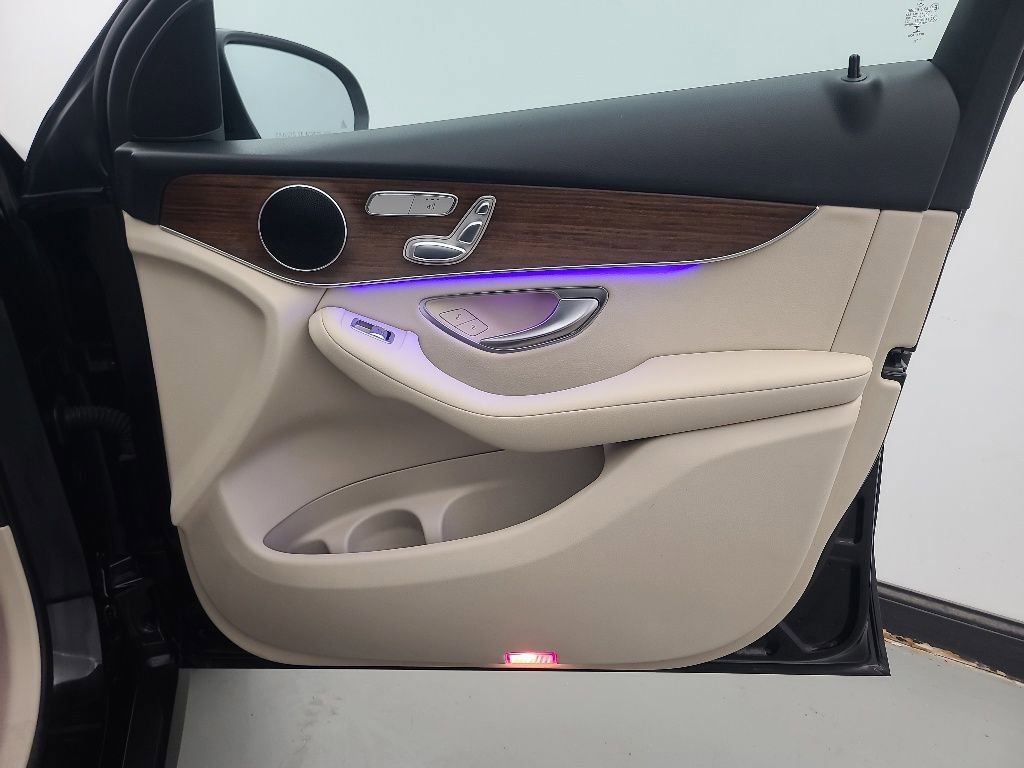 Used 2022 Mercedes-Benz GLC 300 4MATIC image 13