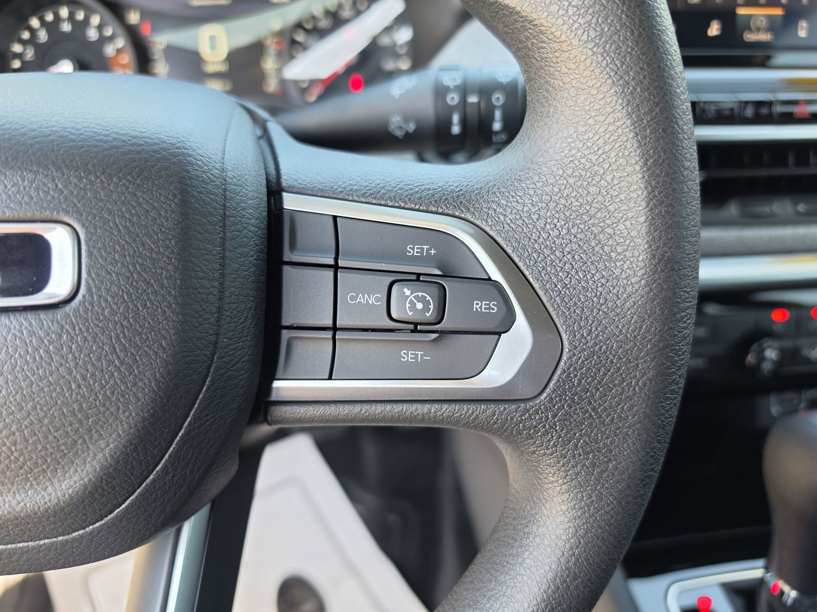 Used 2025 Jeep Compass Sport image 29