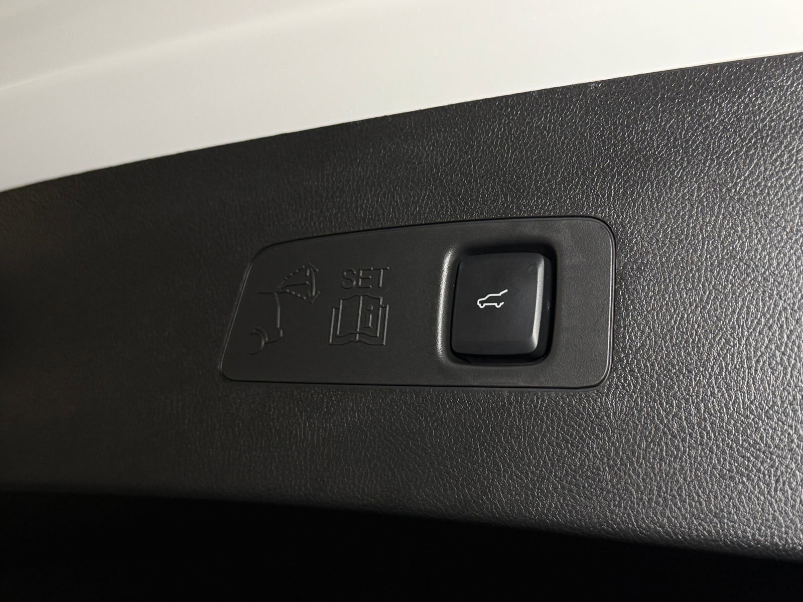 New 2026 Lincoln Corsair Premiere FWD image 15