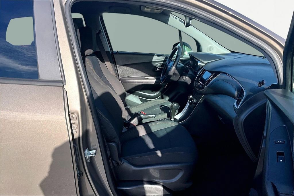 Used 2020 Chevrolet Trax LS w/ Tint and Cruise Package image 7