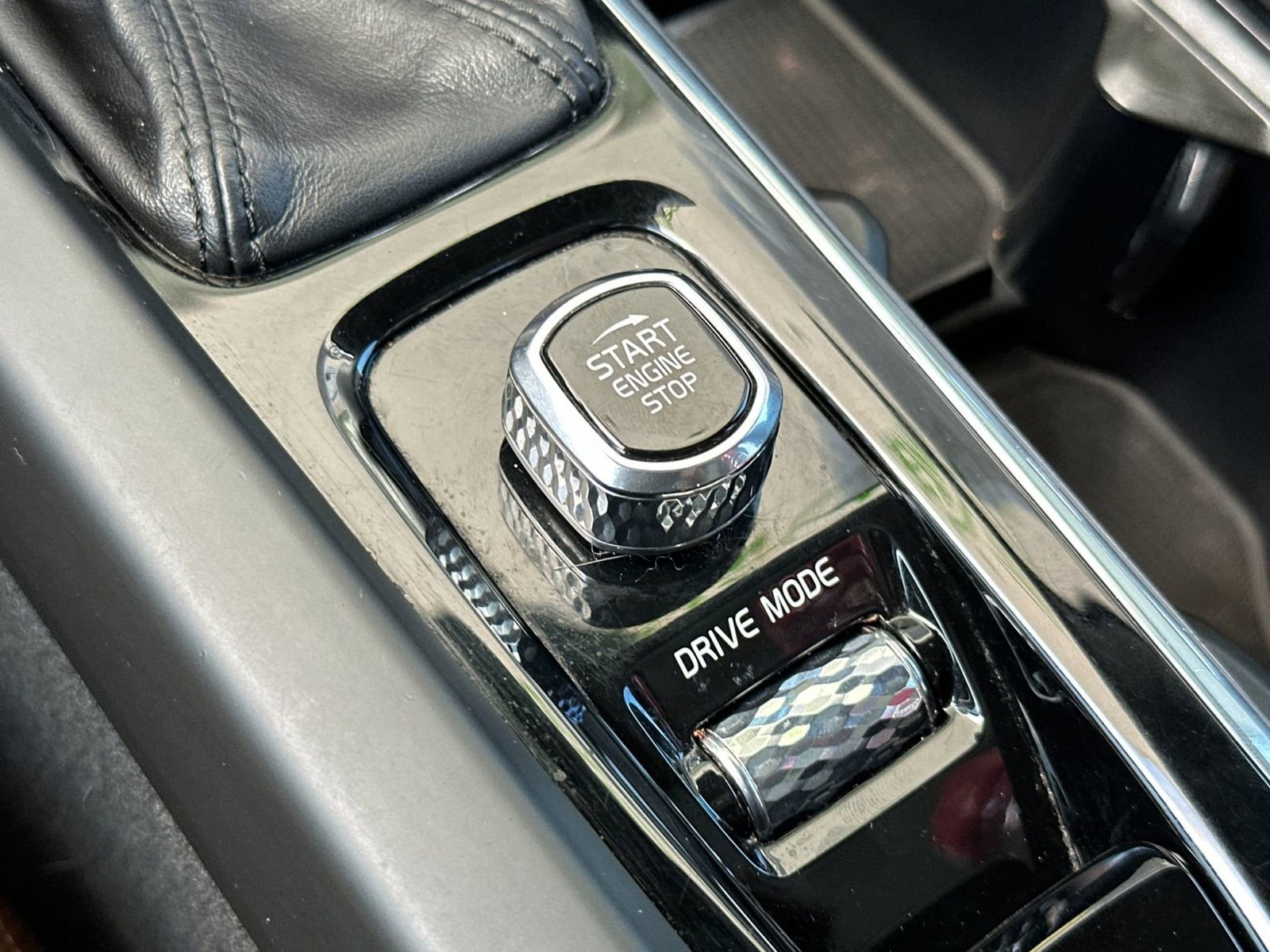 Used 2019 Volvo XC60 T5 Inscription w/ Protection Package Premier AWD/4WD image 25