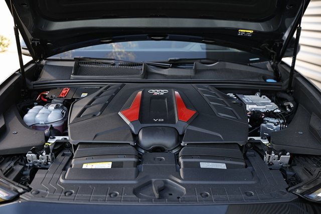 New 2026 Audi RS Q8 performance image 33