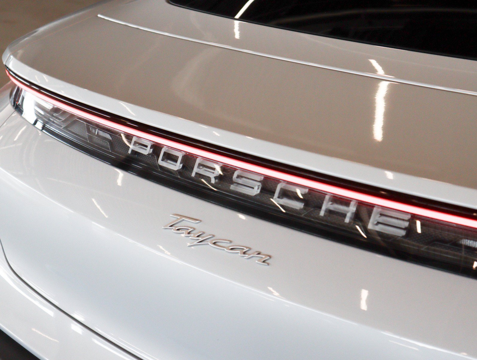 Certified 2025 Porsche Taycan RWD image 31