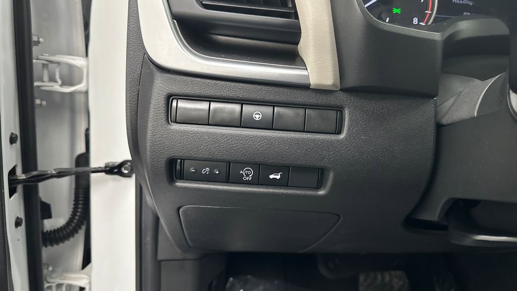 Used 2024 Nissan Rogue SV image 21