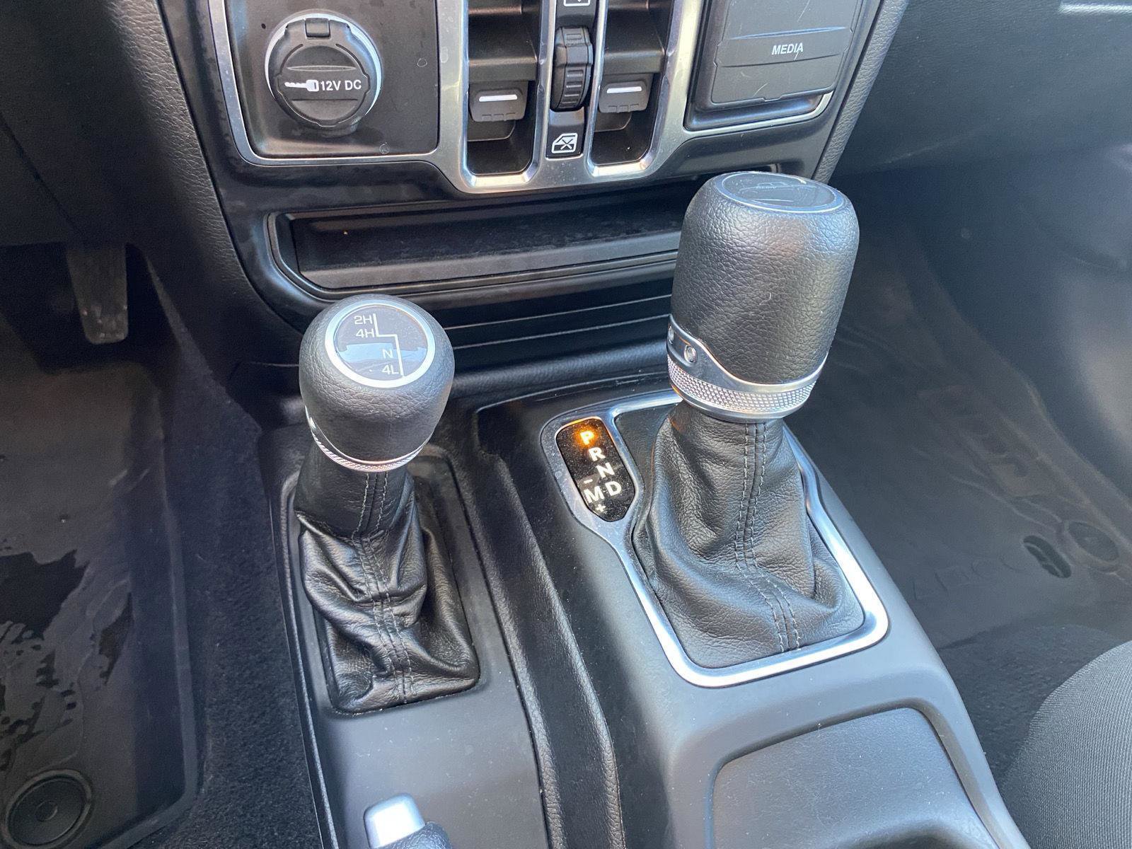 Used 2022 Jeep Gladiator Sport image 19