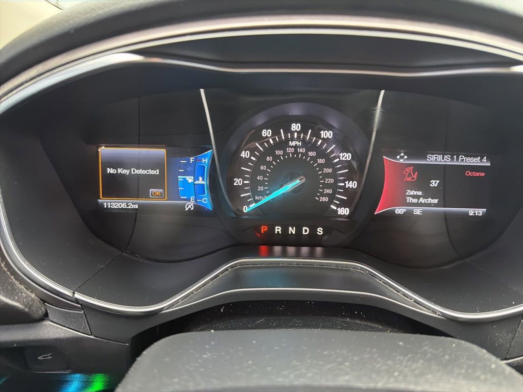 Used 2017 Ford Fusion SE w/ Fusion SE Technology Package FWD image 9
