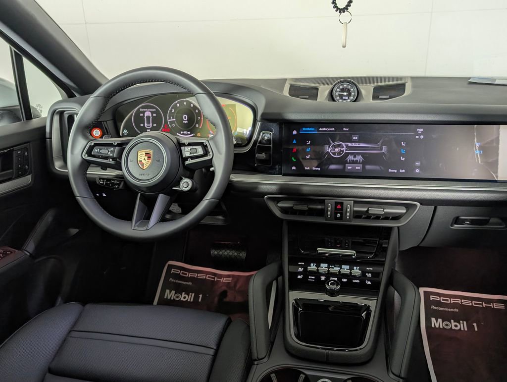 New 2026 Porsche Cayenne Coupe image 21