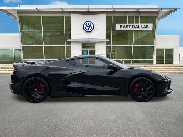 Used 2021 Chevrolet Corvette Stingray Premium Cpe w/ Z51 Performance Package RWD image 2