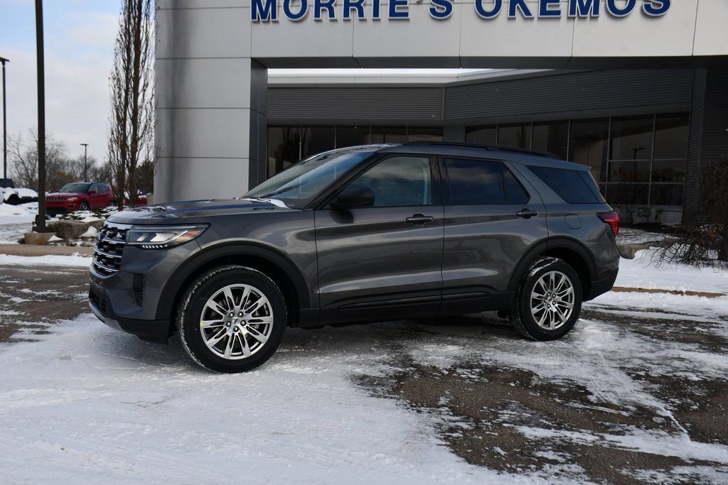 Used 2026 Ford Explorer Active w/ Active Comfort Package AWD/4WD image 2