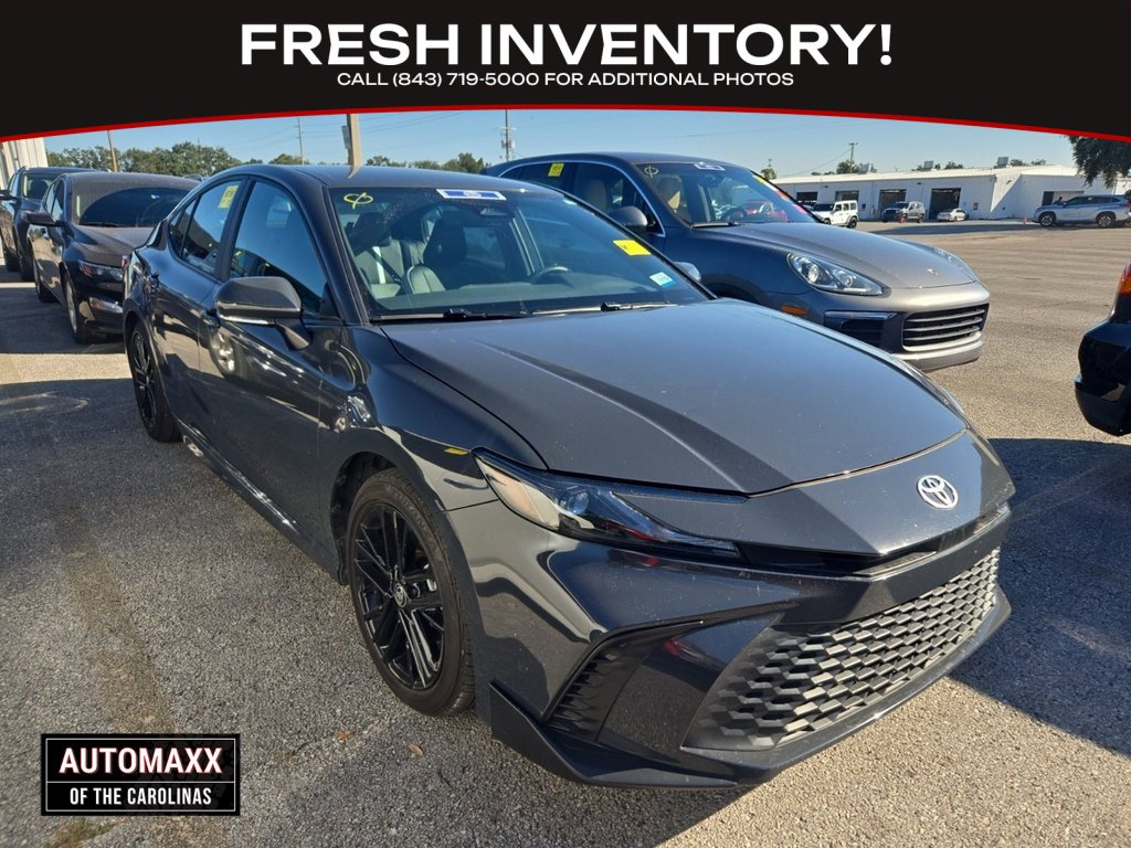 Used 2025 Toyota Camry SE video 1