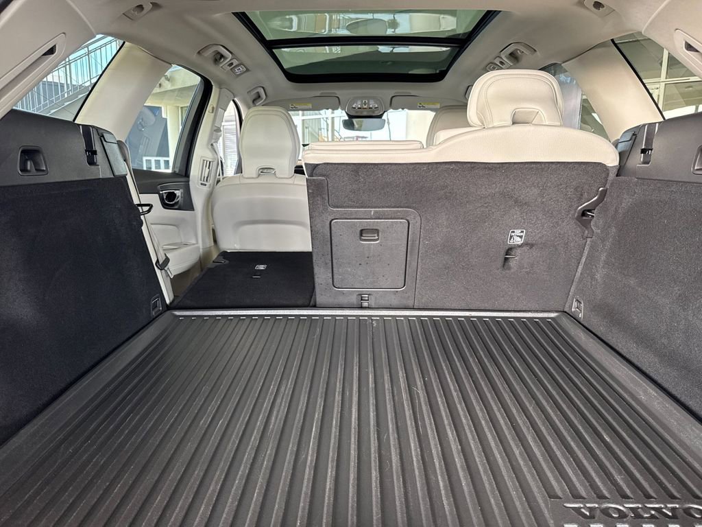 Certified 2023 Volvo XC60 B5 Plus w/ Climate Package AWD/4WD image 14