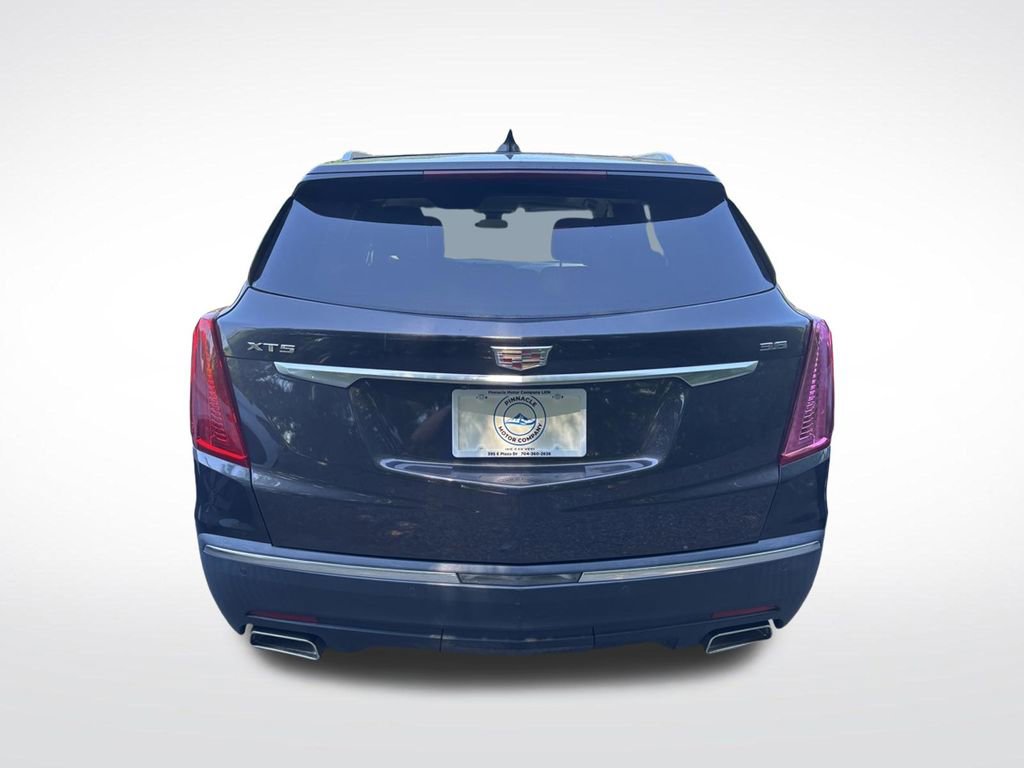 Used 2017 Cadillac XT5 Luxury w/ Driver Awareness Package FWD image 8
