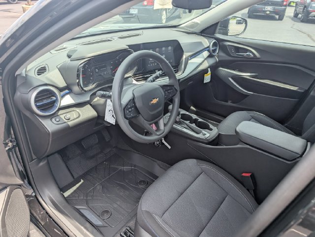 New 2026 Chevrolet Trax LS w/ LS Convenience Package FWD image 13