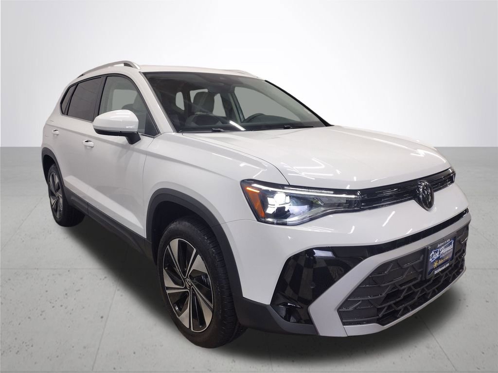 New 2025 Volkswagen Taos SE image 4