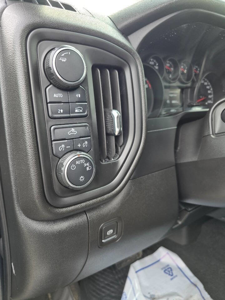 Used 2020 Chevrolet Silverado 1500 Custom w/ Custom 2.7L Value Package AWD/4WD image 13