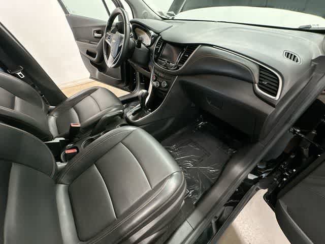 Used 2022 Chevrolet Trax LT w/ Premium Seat Package AWD/4WD image 20