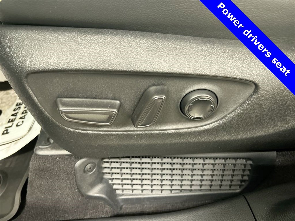 Used 2025 Toyota Sienna Platinum image 14