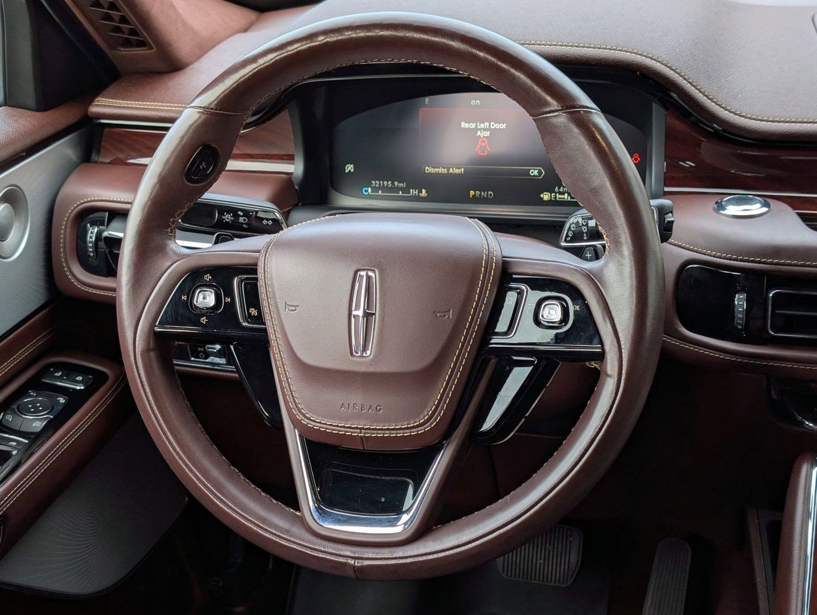 Used 2022 Lincoln Aviator Black Label w/ Dynamic Handling Package image 16