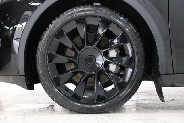 Used 2021 Tesla Model Y Long Range image 9